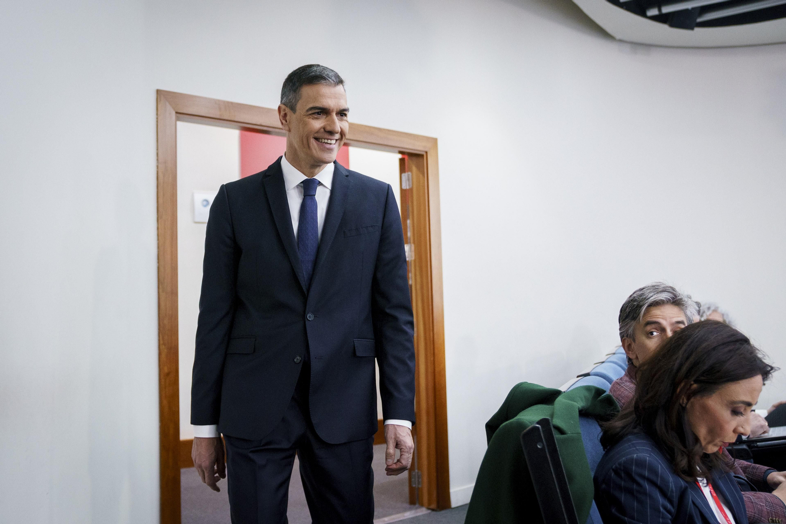 El presidente del Gobierno, Pedro Sánchez, a su llegada para comparecer en el Palacio de la Moncloa, a 22 de abril de 2025, en Madrid (España).