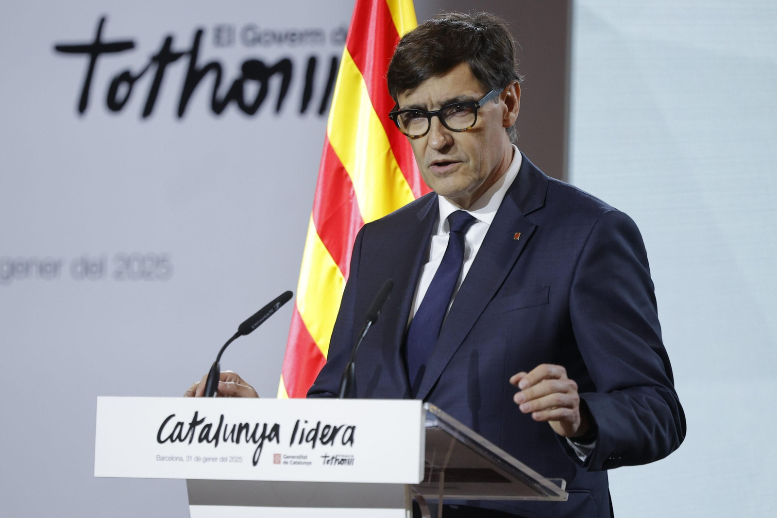 Archivo - El presidente de la Generalitat de Cataluña, Salvador Illa, interviene durante una conferencia en el Paraninfo de la Escuela Industrial de Barcelona, a 31 de enero de 2025, en Barcelona, Cataluña (España).