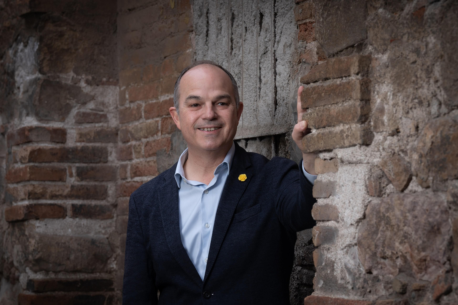 El secretario general de Junts, Jordi Turull, posa tras una entrevista para Europa Press, en la sede de Junts, a 16 de abril de 2025, en Barcelona, Cataluña (España). Jordi Turull es un político español, miembro de Junts, diputado entre 2004 y 2018 en el