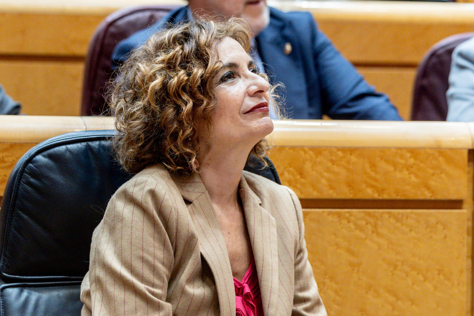 La vicepresidenta primera y ministra de Hacienda, María Jesús Montero, durante una sesión de control al Gobierno, en el Senado, a 22 de abril de 2025, en Madrid (España).
