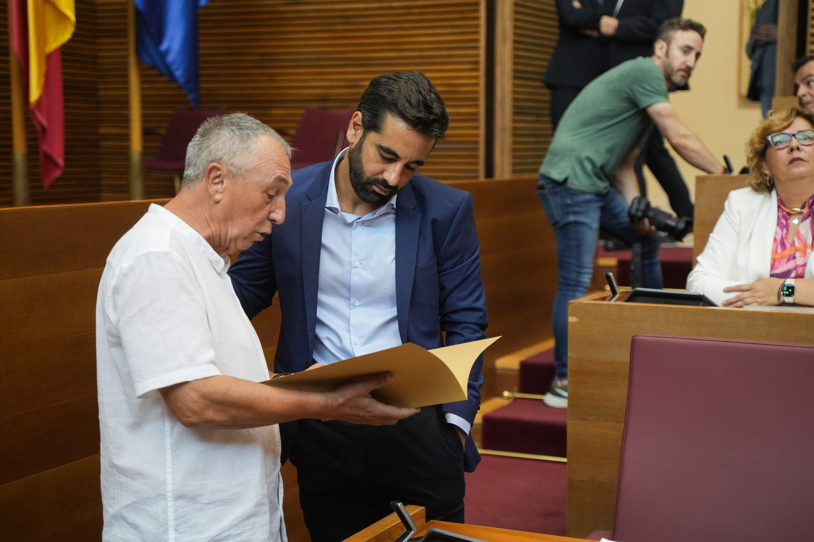 Archivo - El síndic de Compromís, Joan Baldoví (i), y el del PSPV, José Muñoz (d), en una imagen de archivo