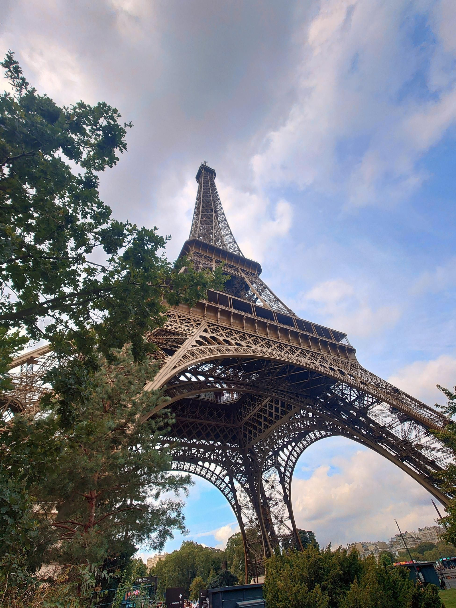 paris-eiffel-3-rota.JPG