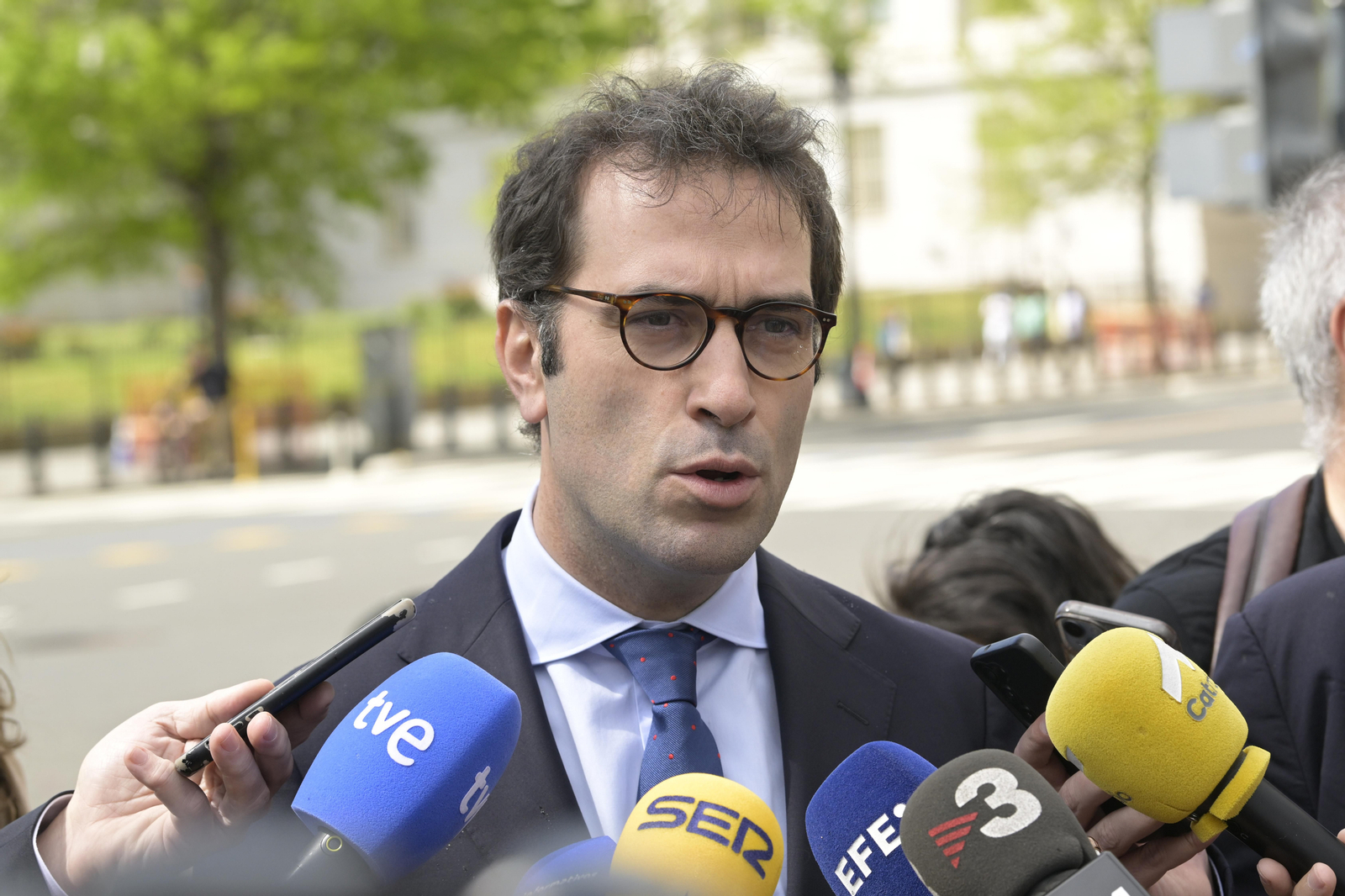 El déficit comercial español creció un 58 % hasta febrero, al situarse en 9.617,8 millones