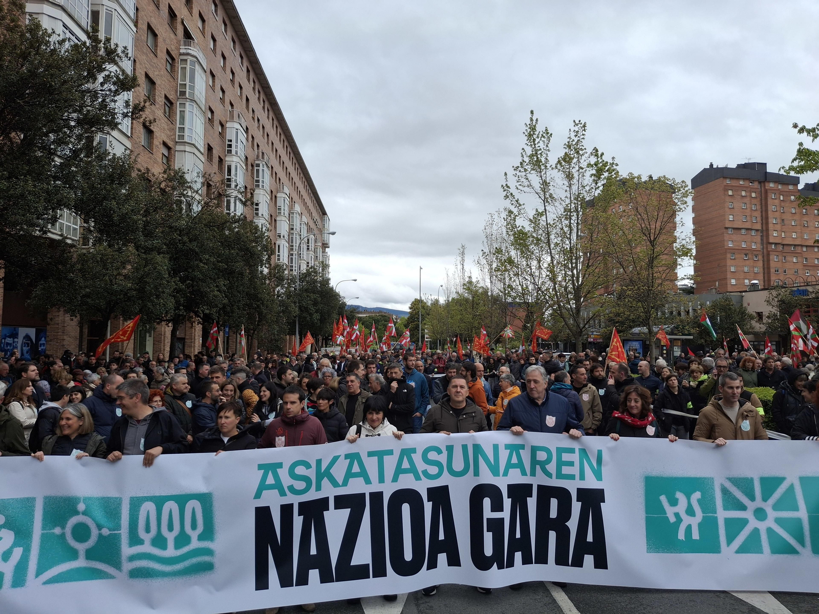 Arnaldo Otegi, Laura Aznal, Joseba Asiron y Pello Otxandiano en la cabeza de la manifestación de EH Bildu con motivo del Aberri Eguna 2025.